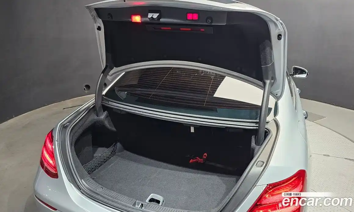 Mercedes-Benz E-Class 2018 2.0 гидро в Москве, фото 20