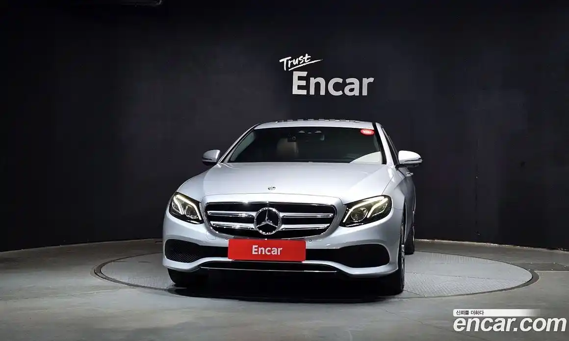 Mercedes-Benz E-Class 2018 2.0 гидро в Москве, фото 3