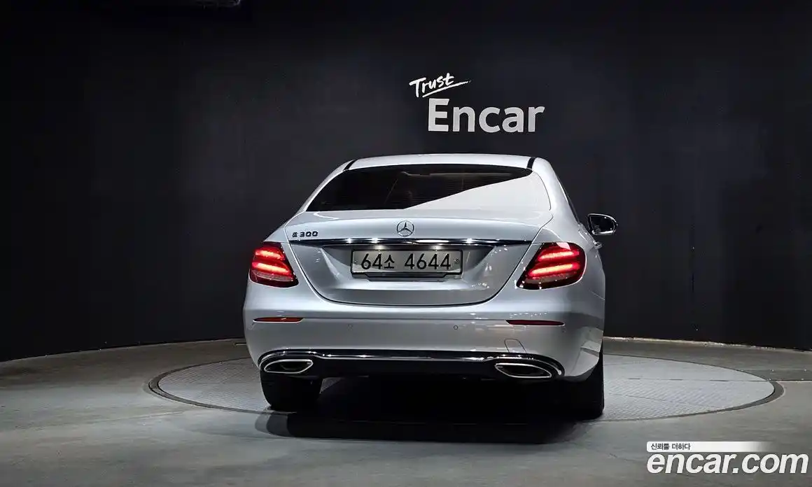 Mercedes-Benz E-Class 2018 2.0 гидро в Москве, фото 4