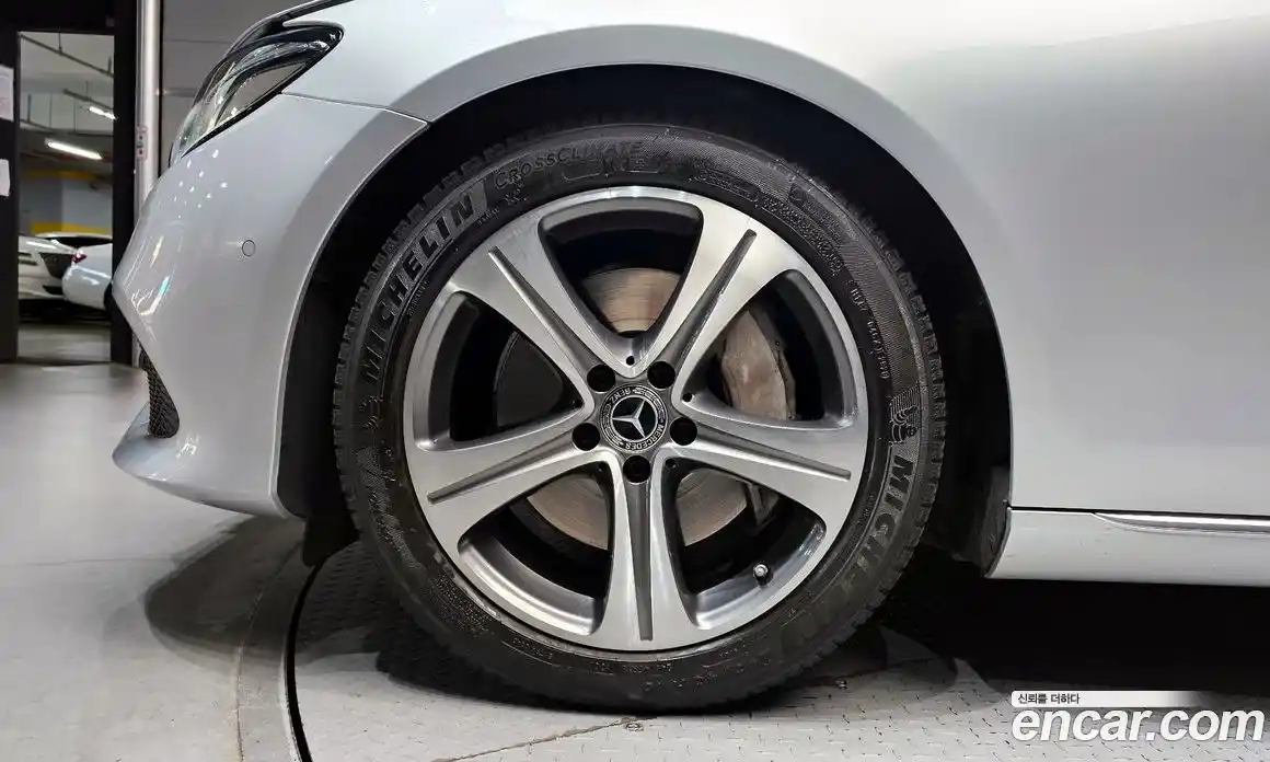 Mercedes-Benz E-Class 2018 2.0 гидро в Москве, фото 5