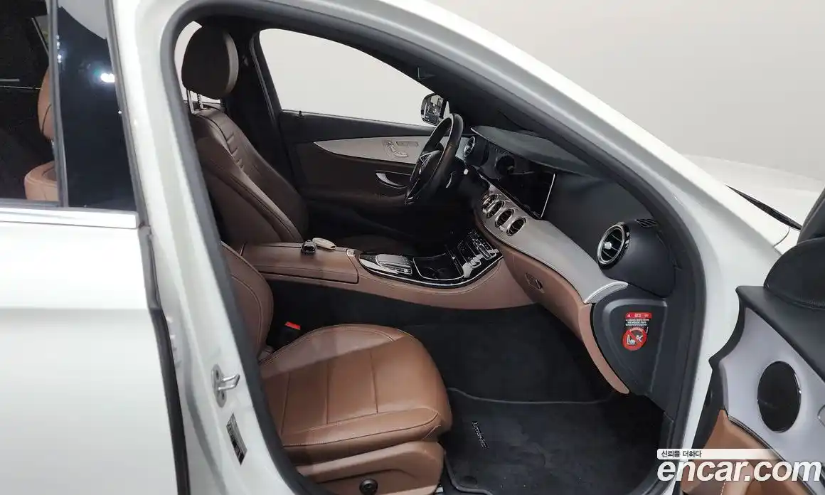 Mercedes-Benz E-Class 2021 2.0 гидро в Москве, фото 11