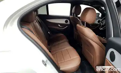Mercedes-Benz E-Class 2021 2.0 гидро в Москве, миниатюра 12