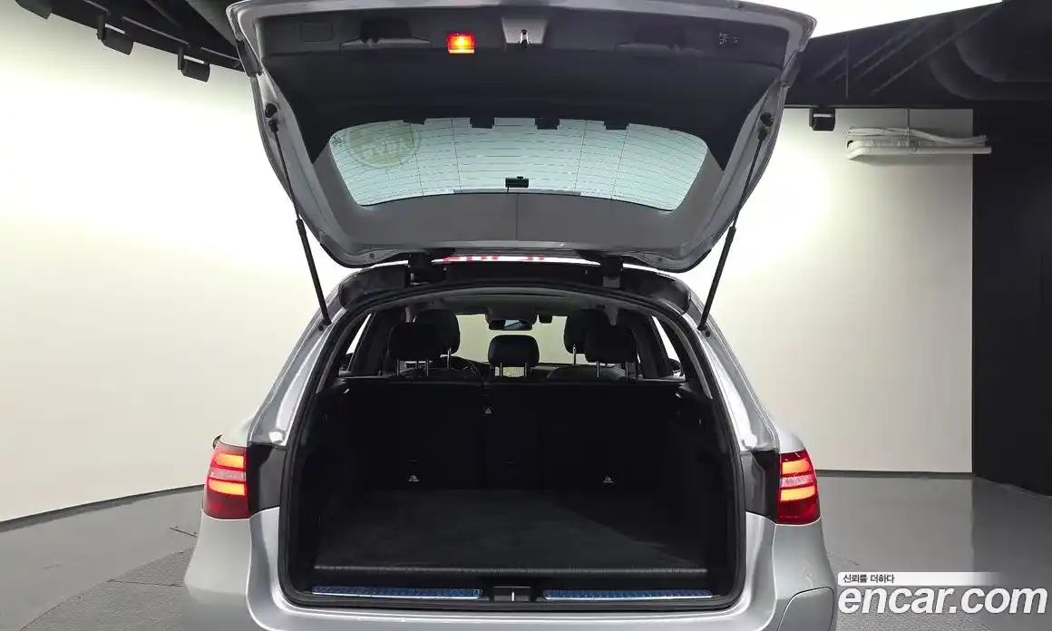 Mercedes-Benz GLC-Class 2019 2.0 Автомат в Москве № 1194498, фото 19