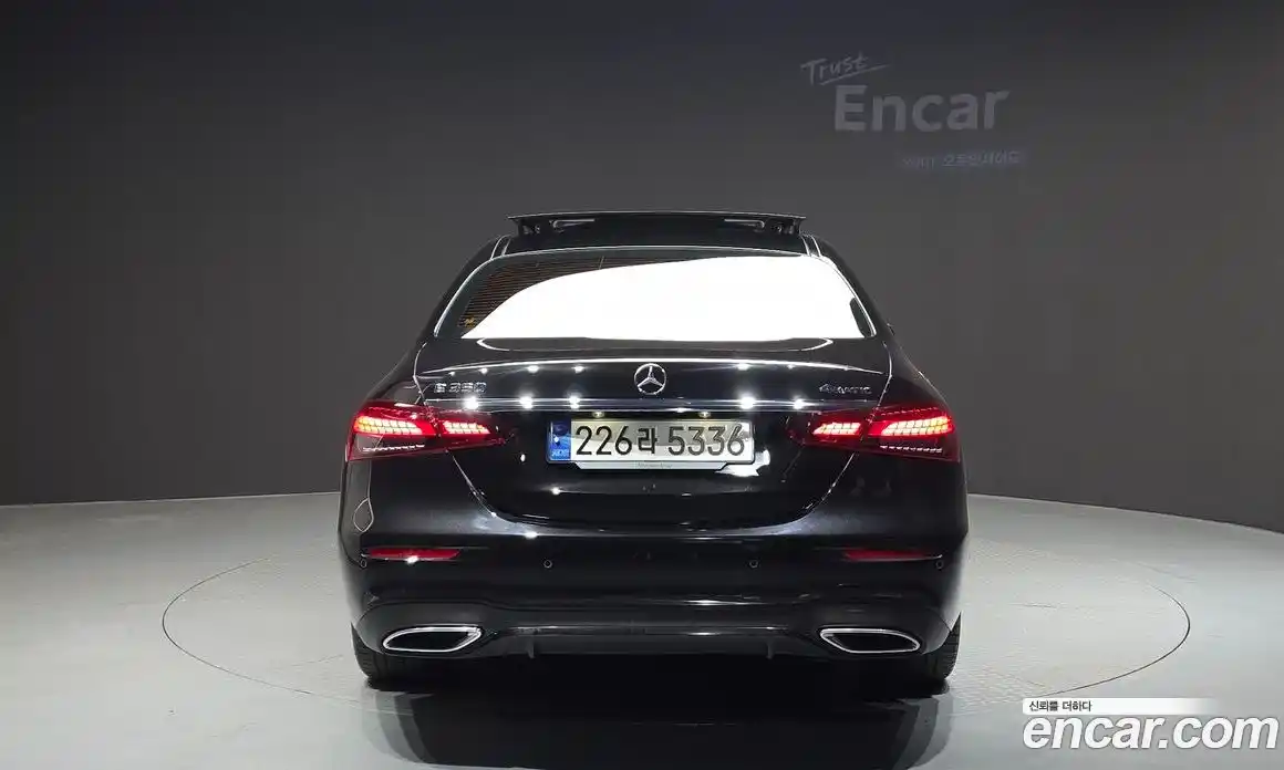 Mercedes-Benz E-Class 2023 2.0 гидро в Москве № 1194535, фото 4