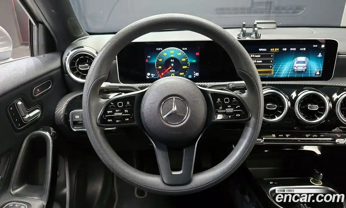 Mercedes-Benz A-Class 2020 2.0 Автомат в Москве № 1194761, фото 13