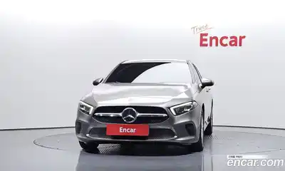 Mercedes-Benz A-Class 2020 2.0 Автомат в Москве № 1194761, миниатюра 3