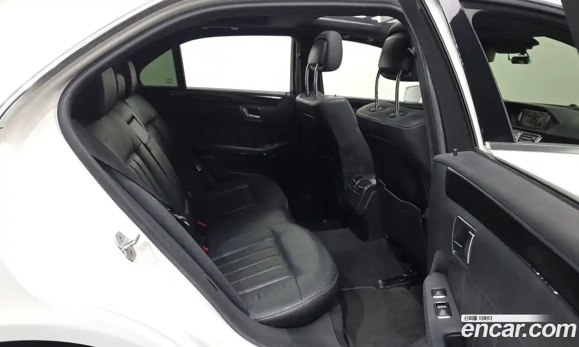 Mercedes-Benz E-Class 2013 3.5 Автомат в Москве № 1194797, фото 12