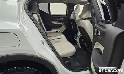 Volvo XC40 2023 2.0 гидро в Москве № 1195796, миниатюра 12