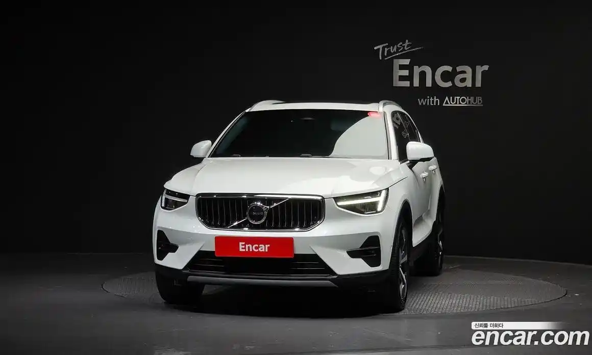 Volvo XC40 2023 2.0 гидро в Москве № 1195796, фото 3