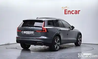 Volvo V60 2020 2.0 гидро в Москве № 1195800, миниатюра 2
