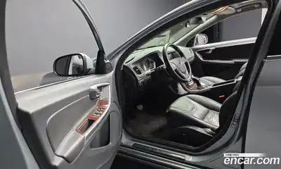 Volvo S60 2017 2.0 гидро в Москве № 1195878, миниатюра 9
