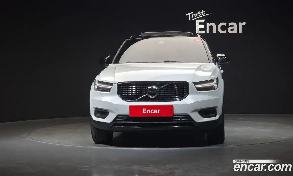 Volvo XC40 2021 2.0 гидро в Москве № 1195950, фото 3