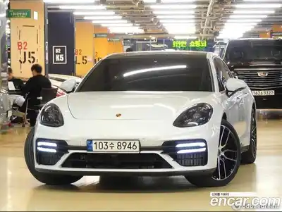Porsche Panamera, 2022