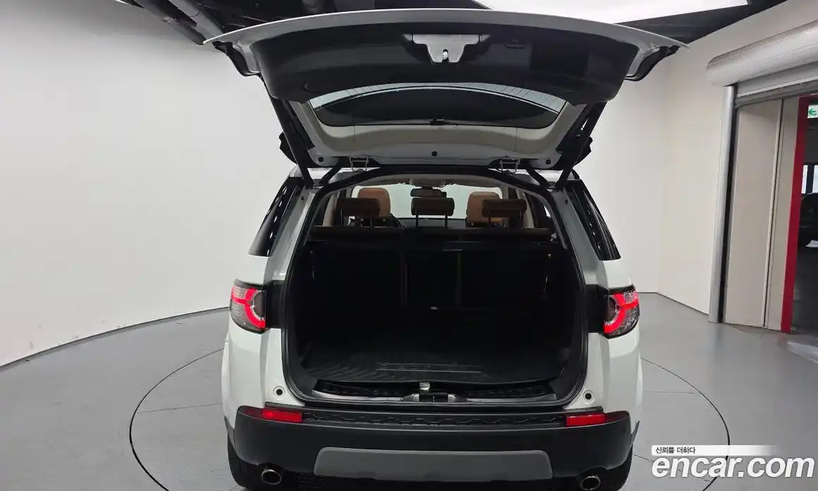 Land Rover Discovery Sport 2018 2.0 гидро в Москве № 1196549, фото 20