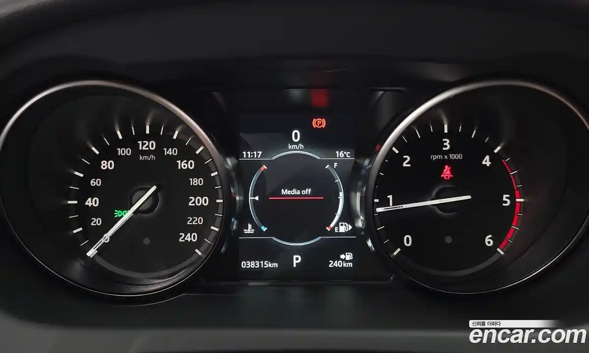 Land Rover Discovery Sport 2018 2.0 гидро в Москве № 1196549, фото 8