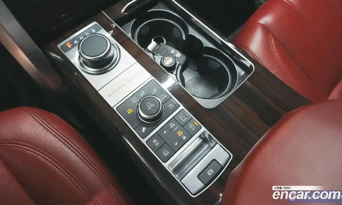 Land Rover Range-Rover 2016 4.4 гидро в Москве № 1196606, фото 14