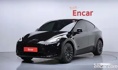 Tesla Model Y, 2024