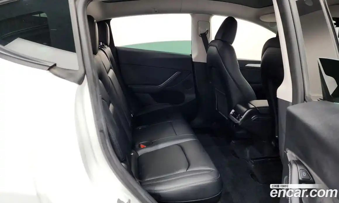 Tesla Model Y 2023 0.2 гидро в Москве № 1197518, фото 12