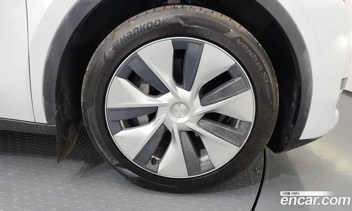 Tesla Model Y 2023 0.2 гидро в Москве № 1197518, фото 5