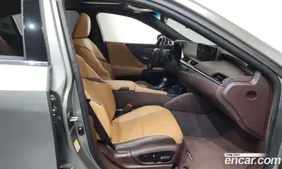 Lexus ES 2019 2.5 гидро в Москве № 1197679, миниатюра 11