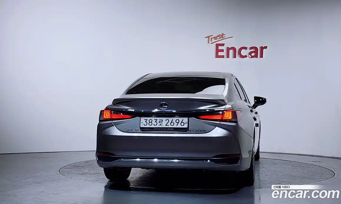 Lexus ES 2019 2.5 гидро в Москве № 1197679, фото 4