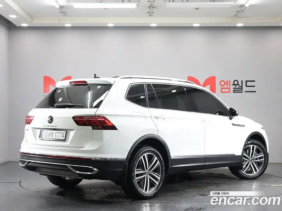 Volkswagen Tiguan 2023 2.0 гидро в Москве № 1197834, фото 3