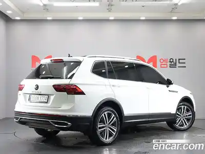 Volkswagen Tiguan 2023 2.0 гидро в Москве № 1197834, миниатюра 3