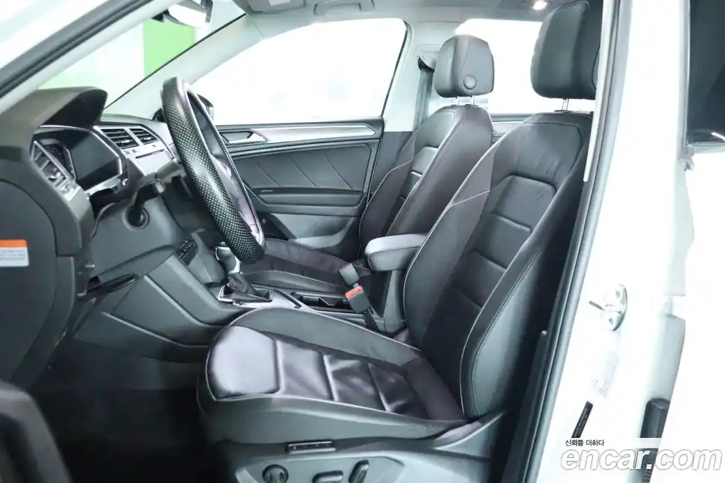 Volkswagen Tiguan 2023 2.0 гидро в Москве № 1197834, фото 7