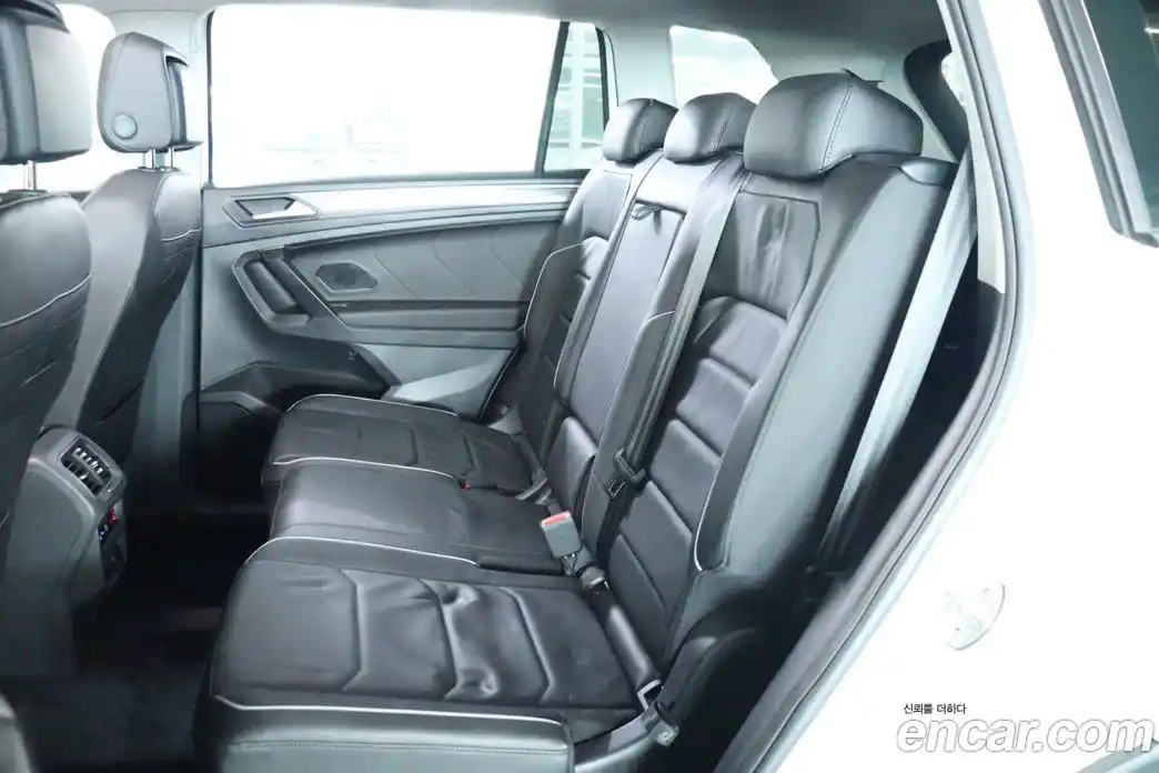 Volkswagen Tiguan 2023 2.0 гидро в Москве № 1197834, фото 8