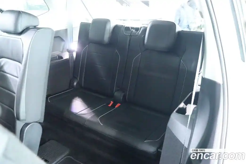 Volkswagen Tiguan 2023 2.0 гидро в Москве № 1197834, фото 9
