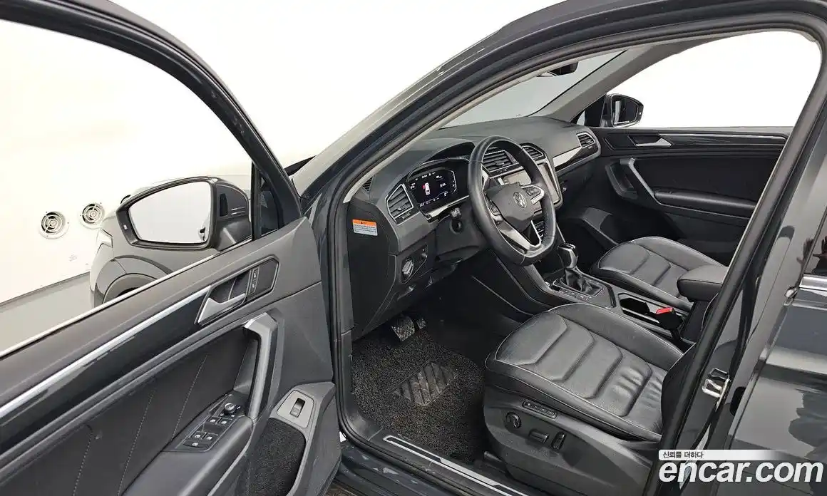 Volkswagen Tiguan 2021 2.0 гидро в Москве № 1197858, фото 9