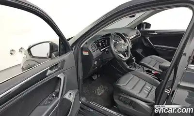 Volkswagen Tiguan 2021 2.0 гидро в Москве № 1197858, миниатюра 9