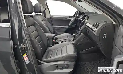 Volkswagen Tiguan 2021 2.0 гидро в Москве № 1197858, миниатюра 10