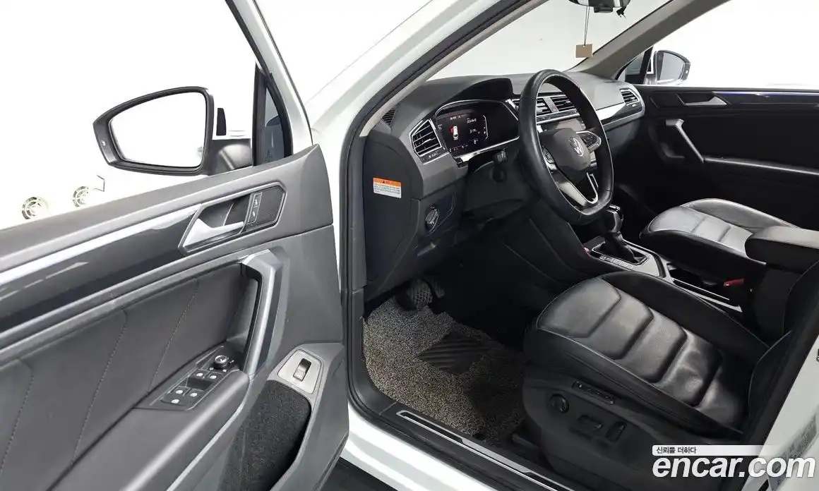 Volkswagen Tiguan 2022 2.0 гидро в Москве № 1197917, фото 11