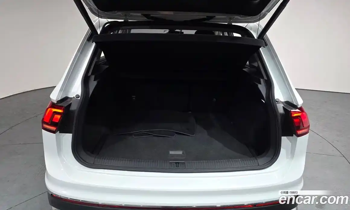 Volkswagen Tiguan 2022 2.0 гидро в Москве № 1197917, фото 20