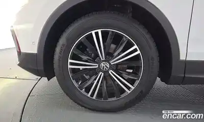 Volkswagen Tiguan 2022 2.0 гидро в Москве № 1197917, миниатюра 5