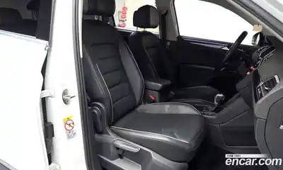 Volkswagen Tiguan 2022 2.0 гидро в Москве № 1197917, миниатюра 10