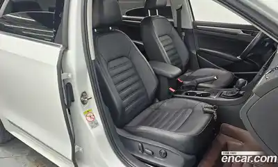Volkswagen Passat 2018 2.0 гидро в Москве № 1197969, миниатюра 11