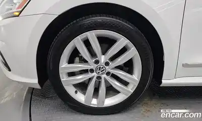 Volkswagen Passat 2018 2.0 гидро в Москве № 1197969, миниатюра 5