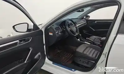 Volkswagen Passat 2018 2.0 гидро в Москве № 1197969, миниатюра 10
