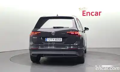 Volkswagen Tiguan 2020 2.0 гидро в Москве № 1197994, миниатюра 4