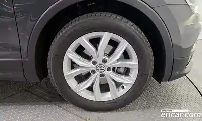 Volkswagen Tiguan 2020 2.0 гидро в Москве № 1197994, миниатюра 5