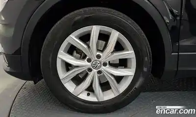 Volkswagen Tiguan 2020 2.0 гидро в Москве № 1198076, миниатюра 5