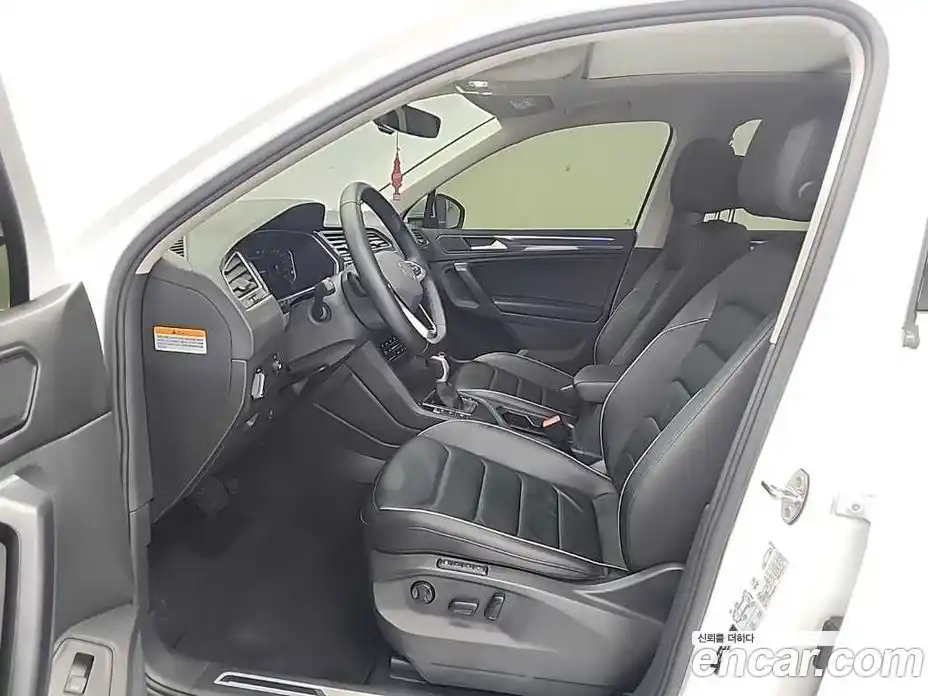 Volkswagen Tiguan 2022 2.0 гидро в Москве № 1198354, фото 11