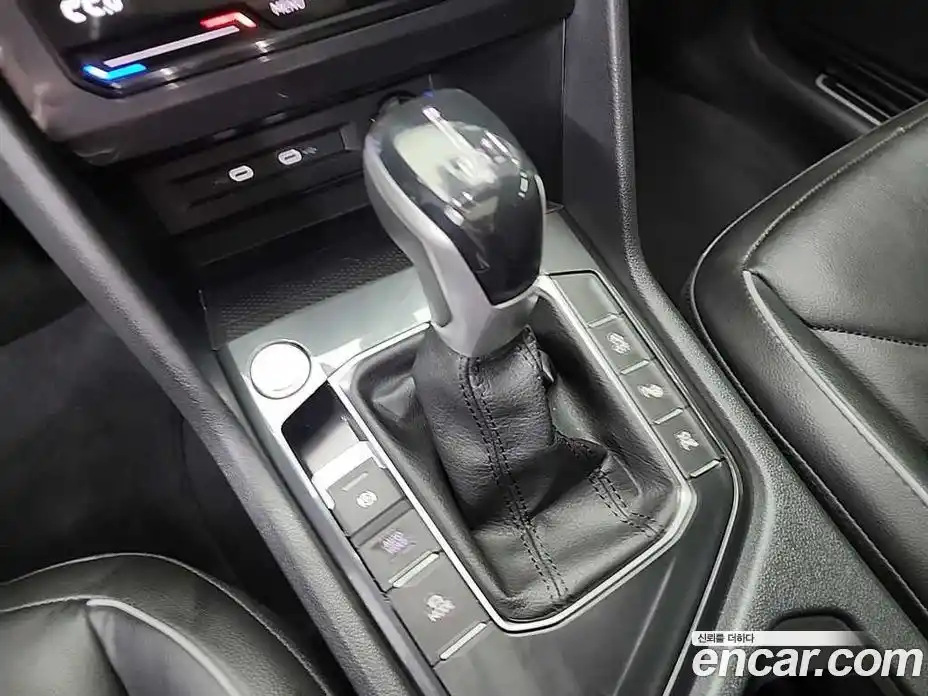 Volkswagen Tiguan 2022 2.0 гидро в Москве № 1198354, фото 8