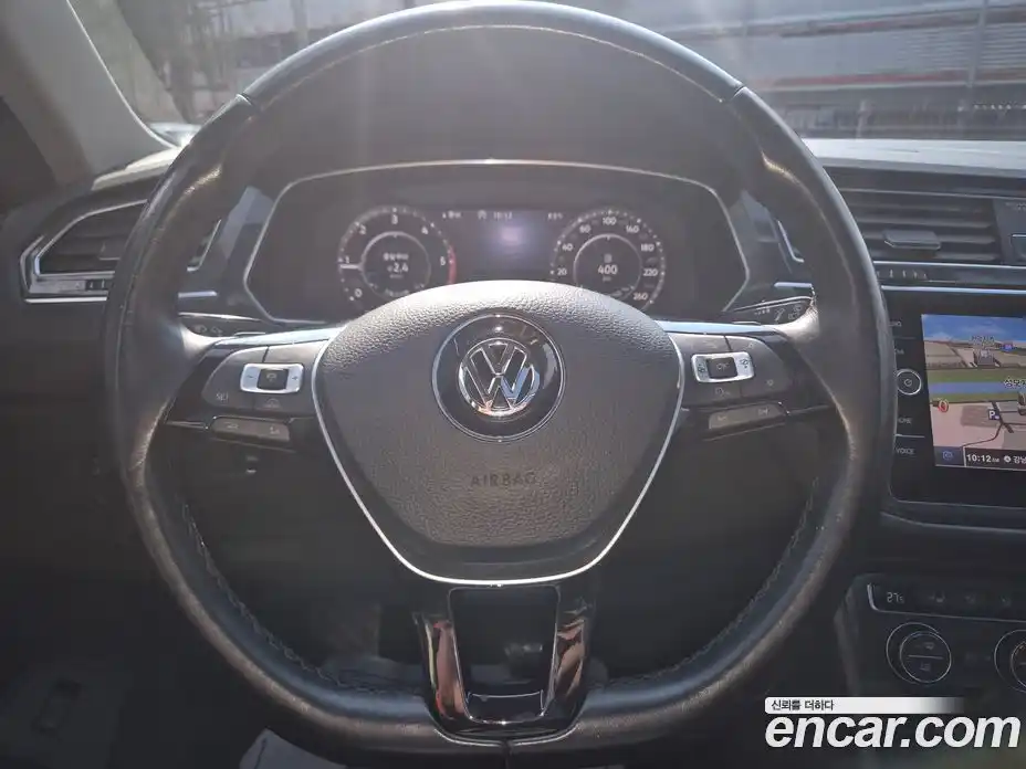 Volkswagen Tiguan 2018 2.0 гидро в Москве № 1198374, фото 17