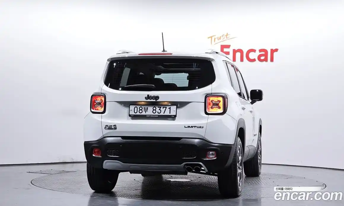 Jeep Renegade 2017 2.0 гидро в Москве № 1198556, фото 4