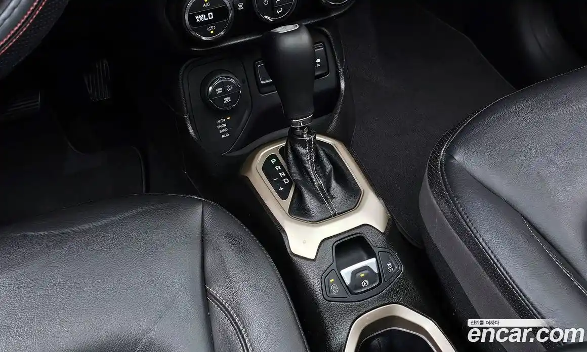 Jeep Renegade 2017 2.0 гидро в Москве № 1198556, фото 9