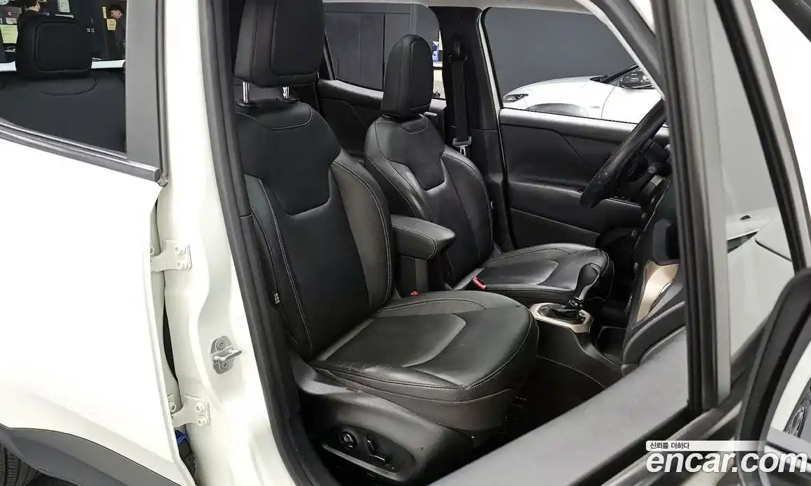 Jeep Renegade 2017 2.0 гидро в Москве № 1198556, фото 10