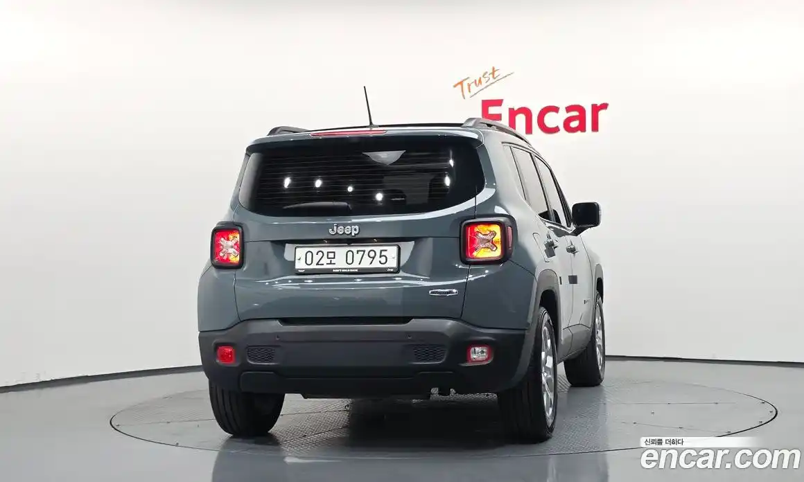Jeep Renegade 2016 2.4 гидро в Москве № 1198575, фото 4